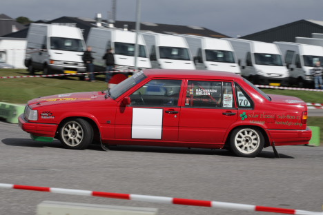Klasse 6 vinderne - Jan Håcansson og Connie Nielsen i Volvo 940 .
(Foto: Motorsporten.dk)